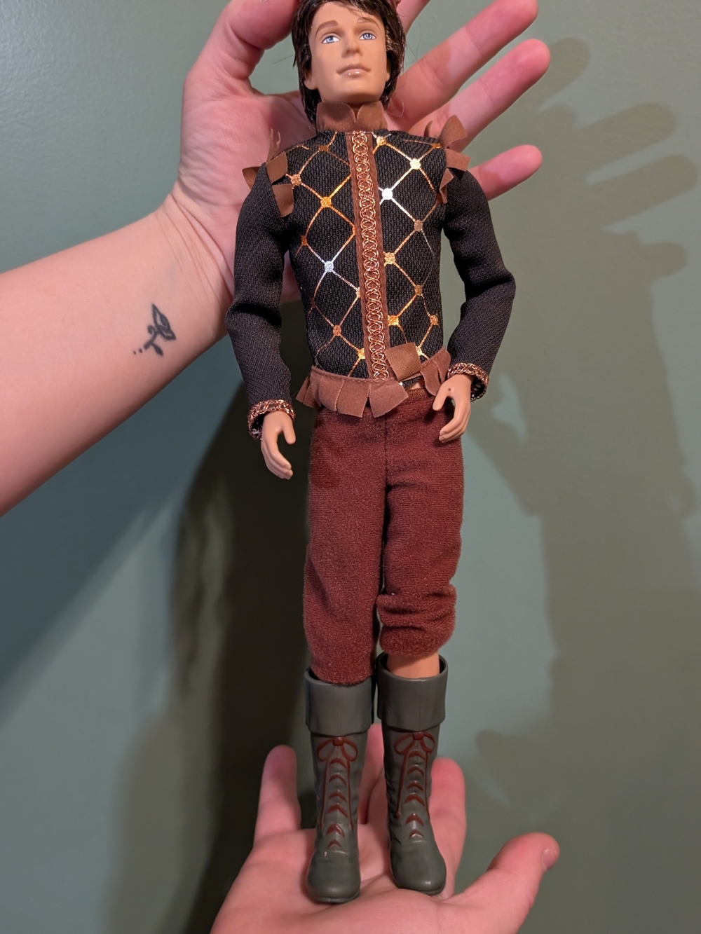 2006 Barbie 12 Dancing Princesses Prince Derek Doll + Crown 12 Pairs Shoes